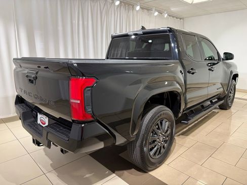 Certified 2025 Toyota Tacoma SR5 AWD/4WD image 5