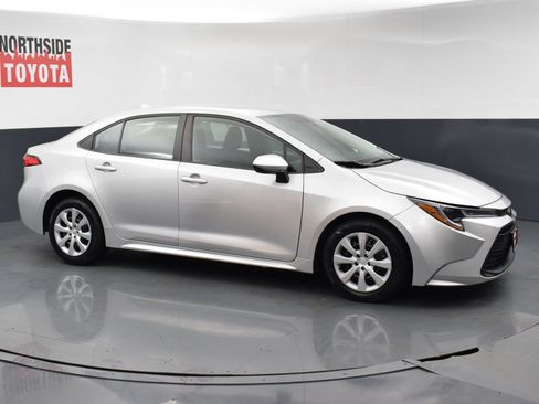 Used 2024 Toyota Corolla LE FWD image 6
