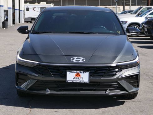 Used 2025 Hyundai Elantra Sport FWD image 6