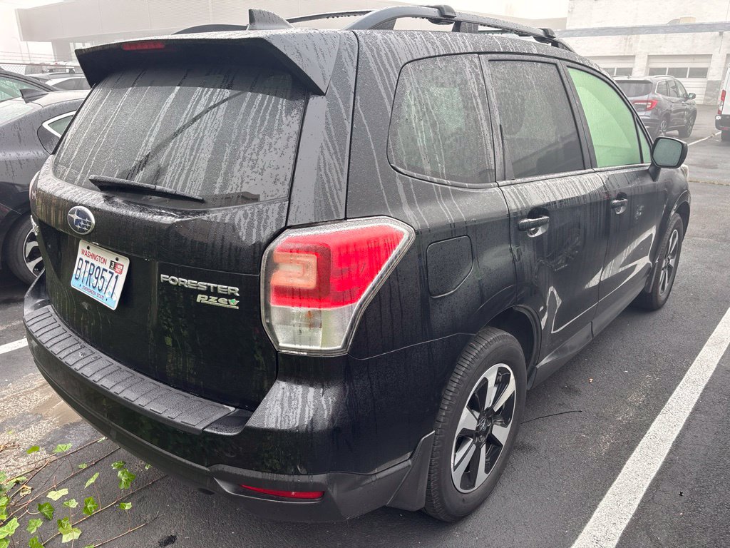 Used 2017 Subaru Forester 2.5i Premium w/ Protection Package #1 AWD/4WD image 4