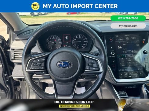 Used 2025 Subaru Outback Premium AWD/4WD image 15