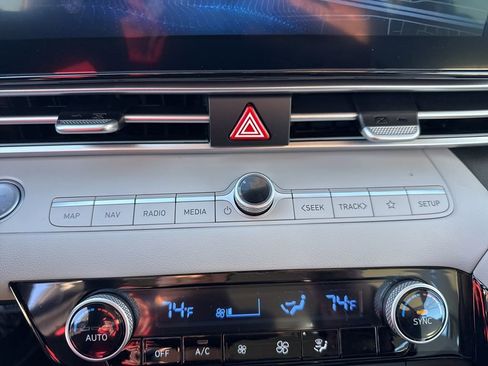 New 2025 Hyundai Elantra Limited w/ Cargo Package image 26