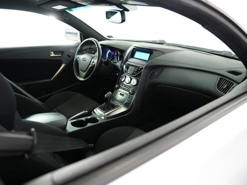 Used 2015 Hyundai Genesis 3.8 RWD image 46