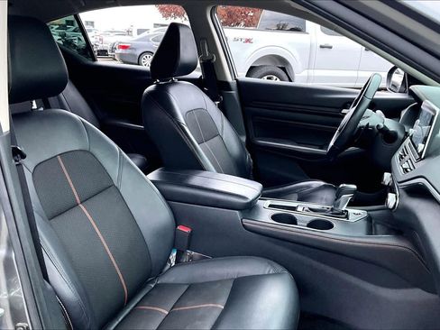 Used 2020 Nissan Altima 2.5 SR w/ Premium Package image 8