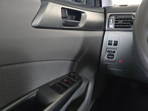 Used 2013 Subaru Forester 2.5X image 32