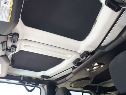 Used 2019 Jeep Wrangler Unlimited Sport S AWD/4WD image 6