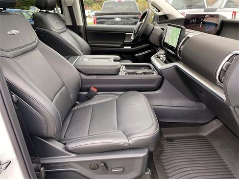 Used 2025 Ford Expedition Max Platinum w/ Driver's Package image 26