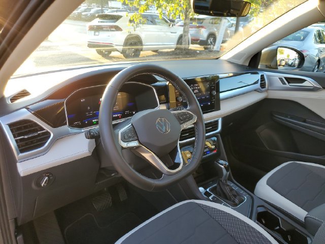 Certified 2026 Volkswagen Taos SE FWD image 24