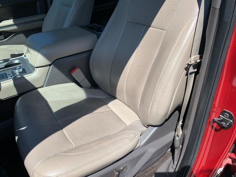 Used 2018 Ford Expedition Max XLT w/ Equipment Group 202A AWD/4WD image 11