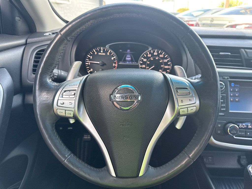 Used 2017 Nissan Altima 3.5 SL w/ 3.5SL Technology Package FWD image 13