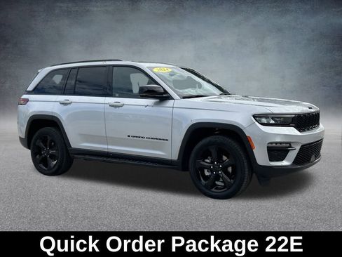Certified 2024 Jeep Grand Cherokee Limited w/ Black Appearance Package image 5