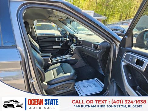 Used 2021 Ford Explorer XLT w/ Equipment Group 202A RWD image 13