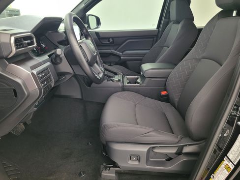 Certified 2026 Toyota Tacoma SR5 AWD/4WD image 23