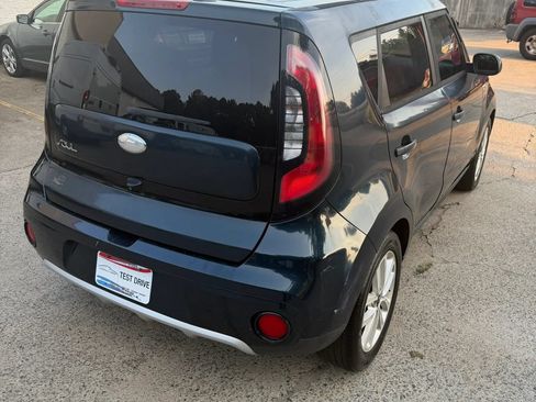 Used 2017 Kia Soul + FWD image 4