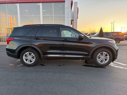 Used 2021 Ford Explorer XLT w/ Equipment Group 202A image 8