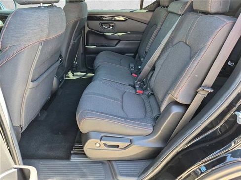 Used 2025 Honda Pilot Sport image 19