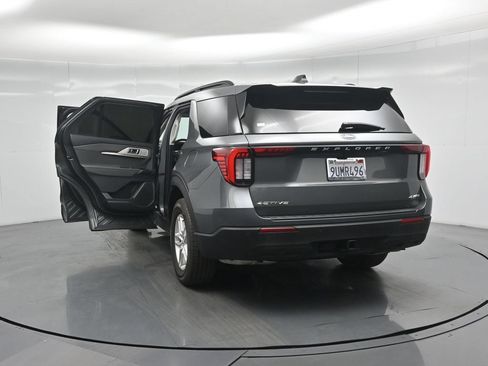 Certified 2025 Ford Explorer Active AWD/4WD image 33