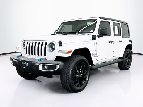 Used 2023 Jeep Wrangler Unlimited Sahara w/ Cold Weather Group AWD/4WD image 3