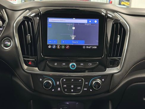 Used 2021 Chevrolet Traverse Premier image 20