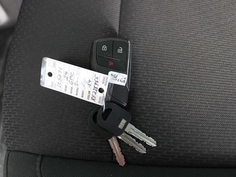 Used 2024 GMC Sierra 3500 Pro w/ Convenience Package image 38