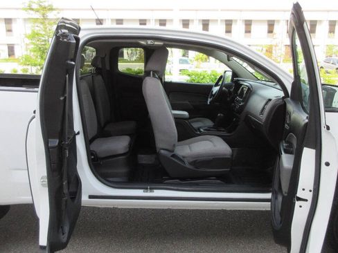 Used 2018 Chevrolet Colorado W/T w/ WT Convenience Package RWD image 22