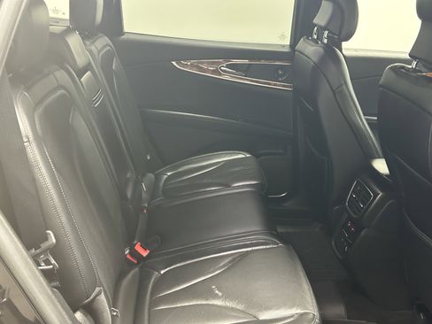 Used 2019 Lincoln Nautilus Reserve image 18