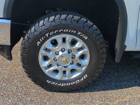 Used 2022 Chevrolet Silverado 2500 LT w/ Gooseneck/5TH Wheel Package AWD/4WD image 10