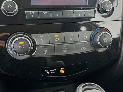 Used 2018 Nissan Rogue Sport S w/ S Appearance Package FWD image 22