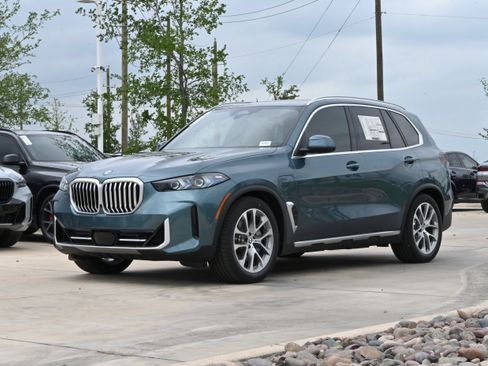 New 2026 BMW X5 xDrive50e w/ Premium Package AWD/4WD image 5
