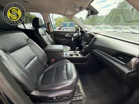 Used 2019 Chevrolet Traverse RS w/ LPO, Floor Liner Package FWD image 17