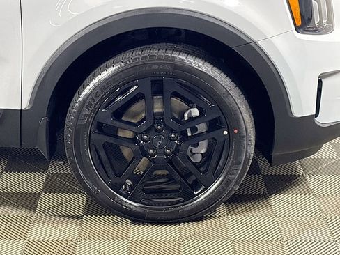 Certified 2025 Kia Telluride EX X-Line image 24