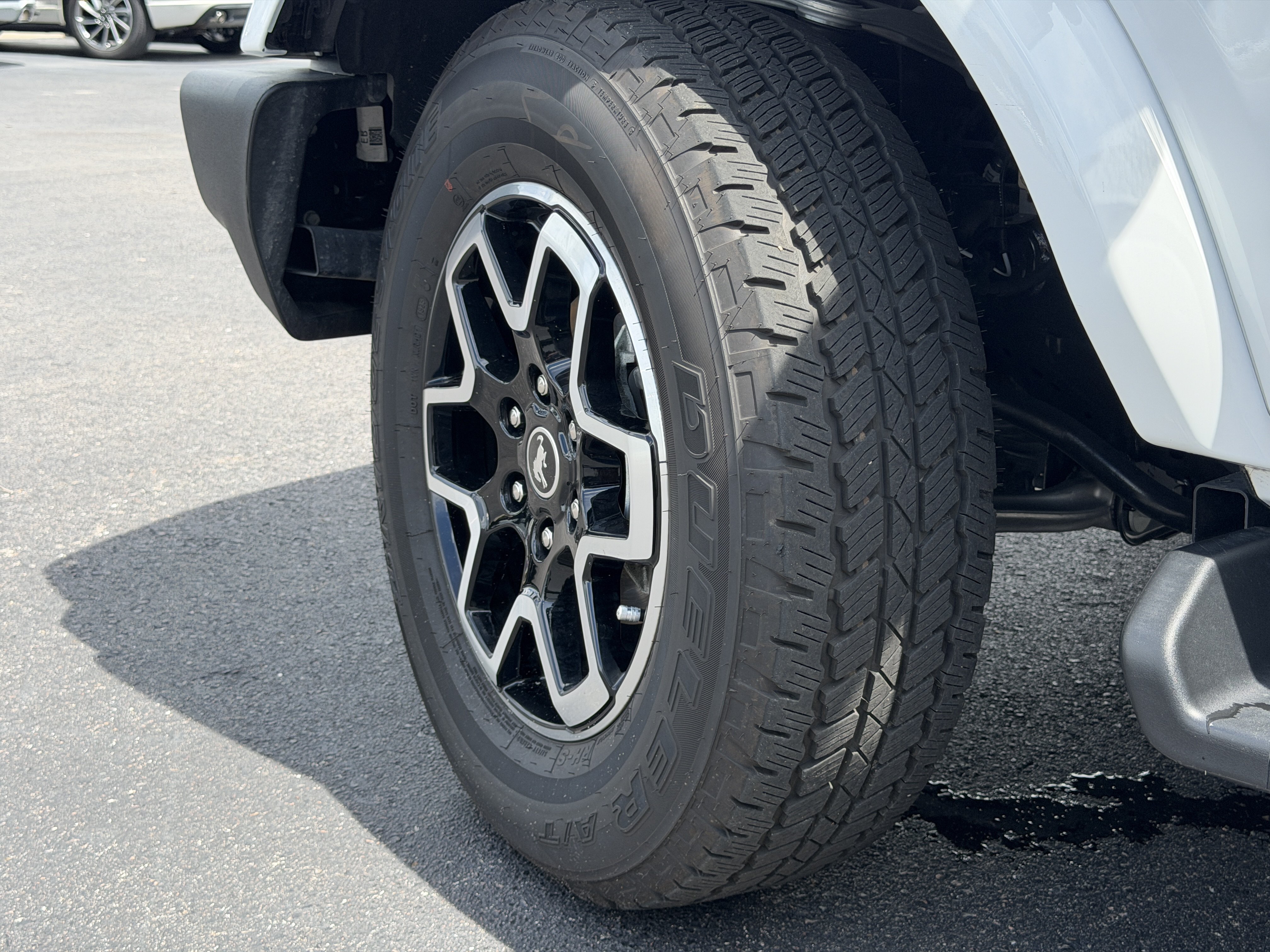 Used 2025 Ford Bronco Outer Banks AWD/4WD image 36