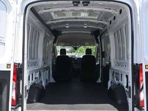 New 2025 Ford Transit 250 148 Medium Roof image 27