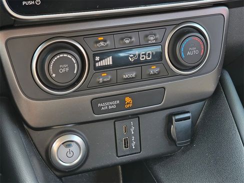 Used 2024 Nissan Leaf S image 24