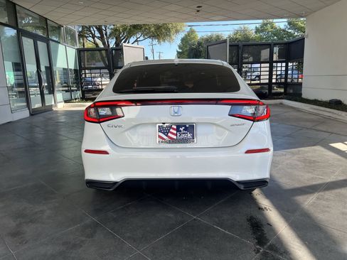 Used 2023 Honda Civic Sport image 5