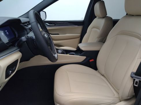 Used 2023 Jeep Grand Cherokee Limited RWD image 17