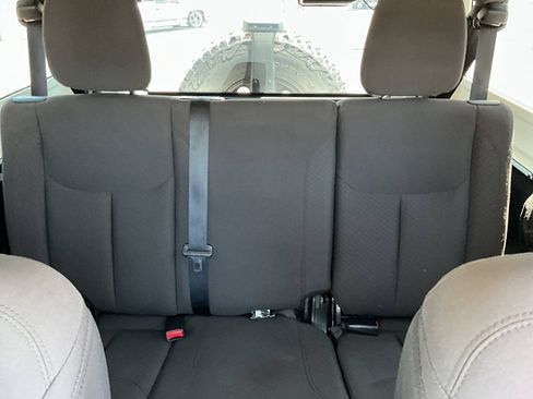 Used 2018 Jeep Wrangler Unlimited Sport AWD/4WD image 14