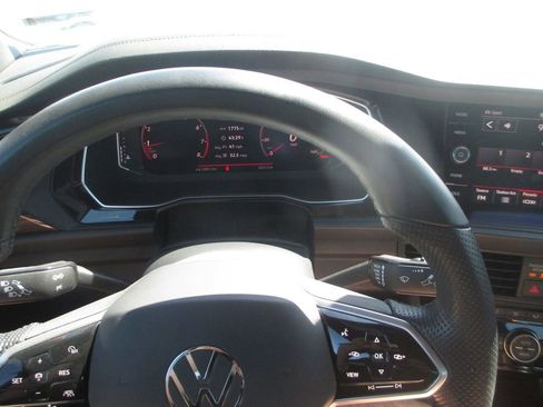 Used 2024 Volkswagen Jetta GLI 40th Anniversary Edition FWD image 25