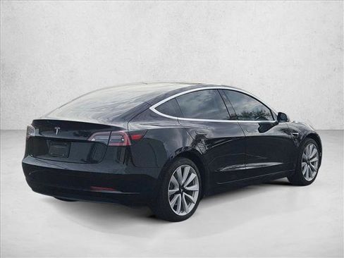 Used 2019 Tesla Model 3 Standard Range Plus image 5