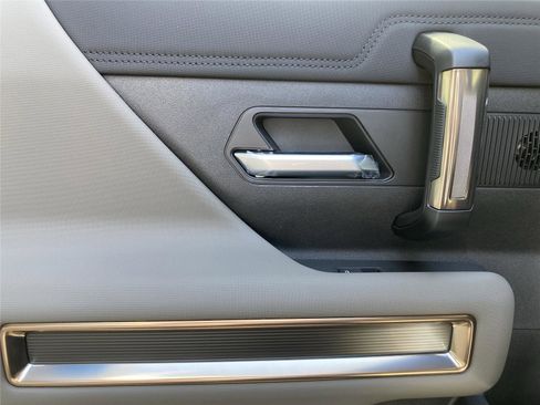 New 2025 GMC Hummer EV 3X w/ LPO, Dark Essentials Package image 39