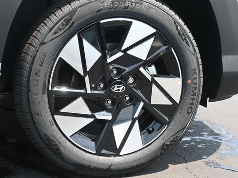 Used 2025 Hyundai Kona SEL image 9