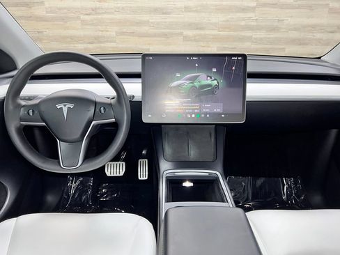 Used 2024 Tesla Model Y Performance AWD/4WD image 2