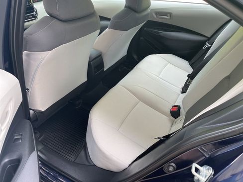 Used 2022 Toyota Corolla LE image 9