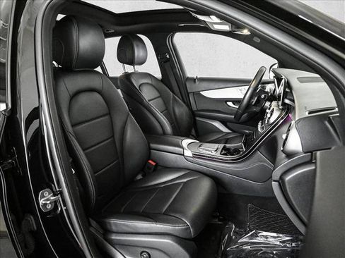 Used 2020 Mercedes-Benz GLC 300 4MATIC image 23