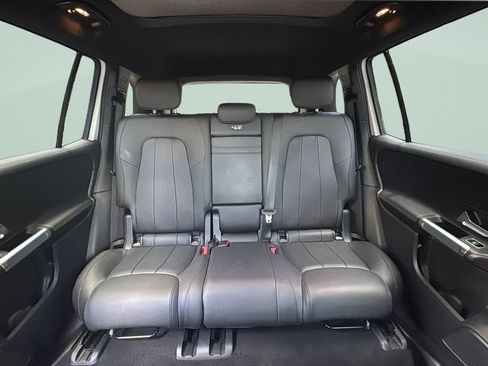 Used 2022 Mercedes-Benz GLB 250 4MATIC image 13