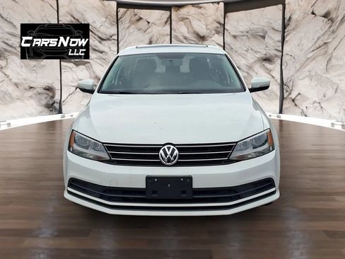 Used 2016 Volkswagen Jetta SE FWD image 2