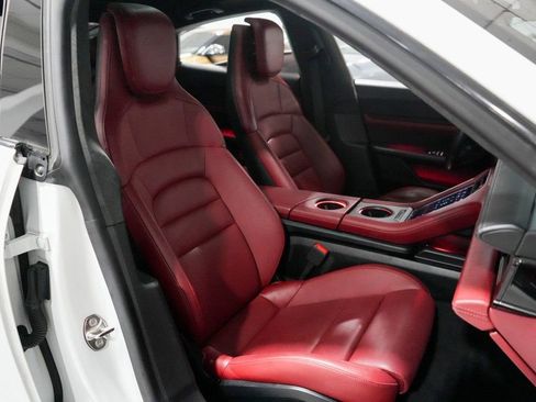 Used 2020 Porsche Taycan Turbo image 29