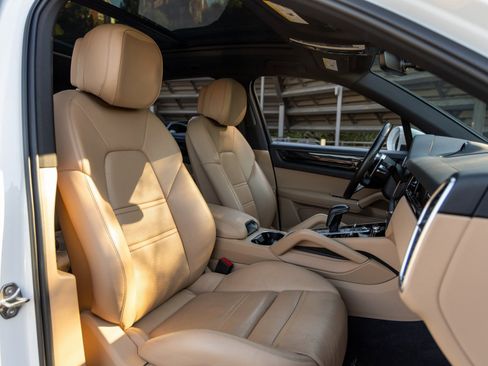 Certified 2023 Porsche Cayenne S image 55