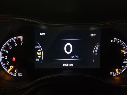 Used 2022 Jeep Grand Cherokee Limited w/ Tech Group image 23