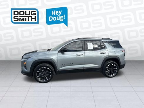 Used 2025 Chevrolet Equinox RS image 2